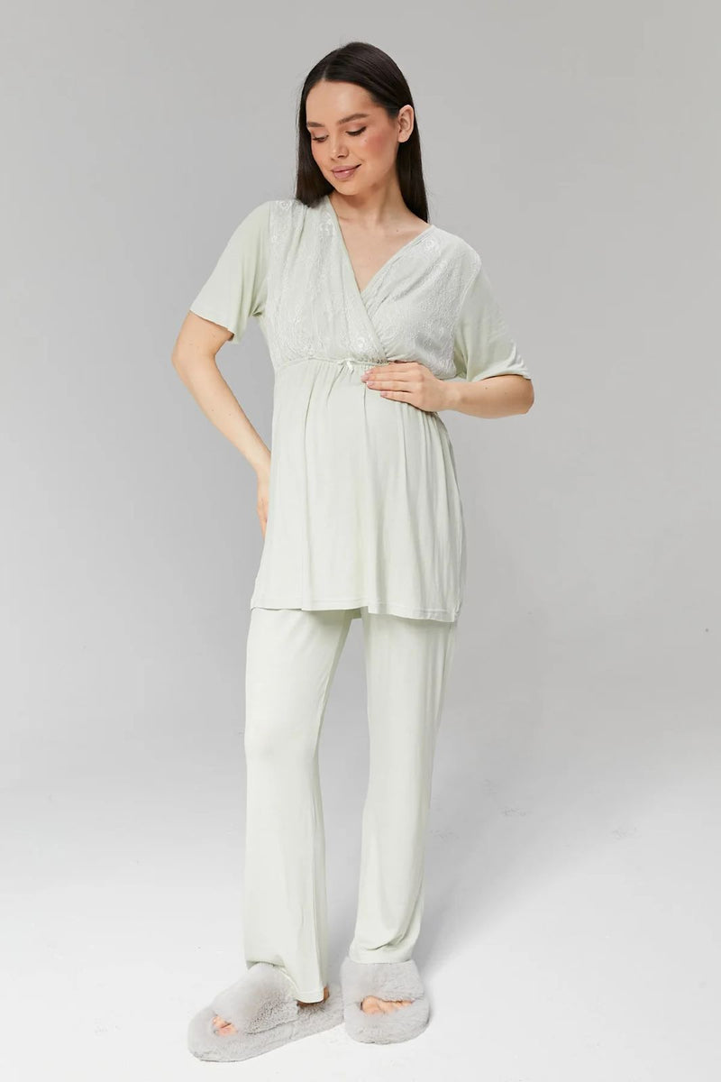 Double Breasted 3-Pieces
Maternity & Nursing Pajamas
With Robe Mint - 052