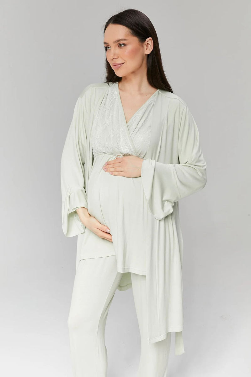 Double Breasted 3-Pieces
Maternity & Nursing Pajamas
With Robe Mint - 052