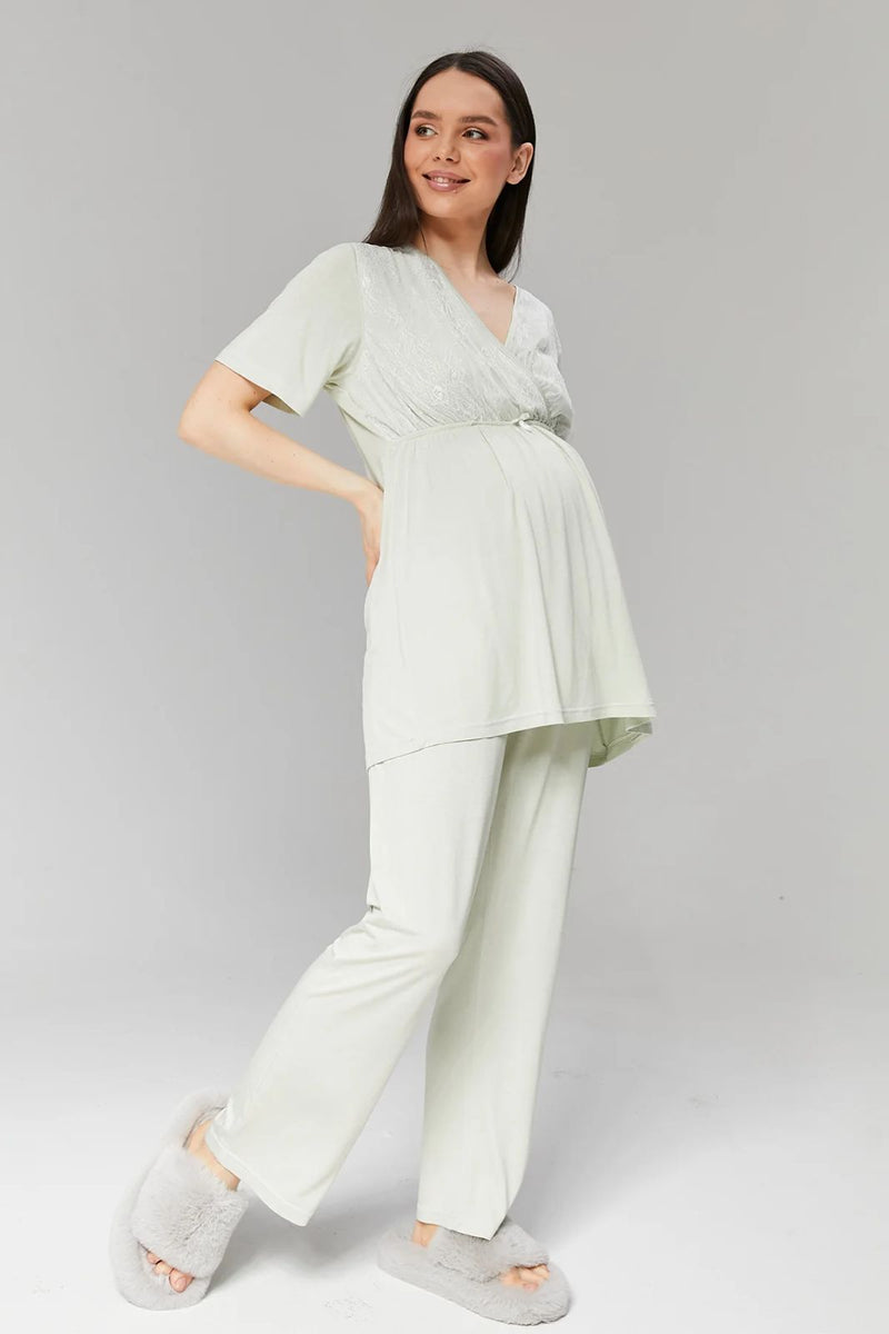 Double Breasted 3-Pieces
Maternity & Nursing Pajamas
With Robe Mint - 052